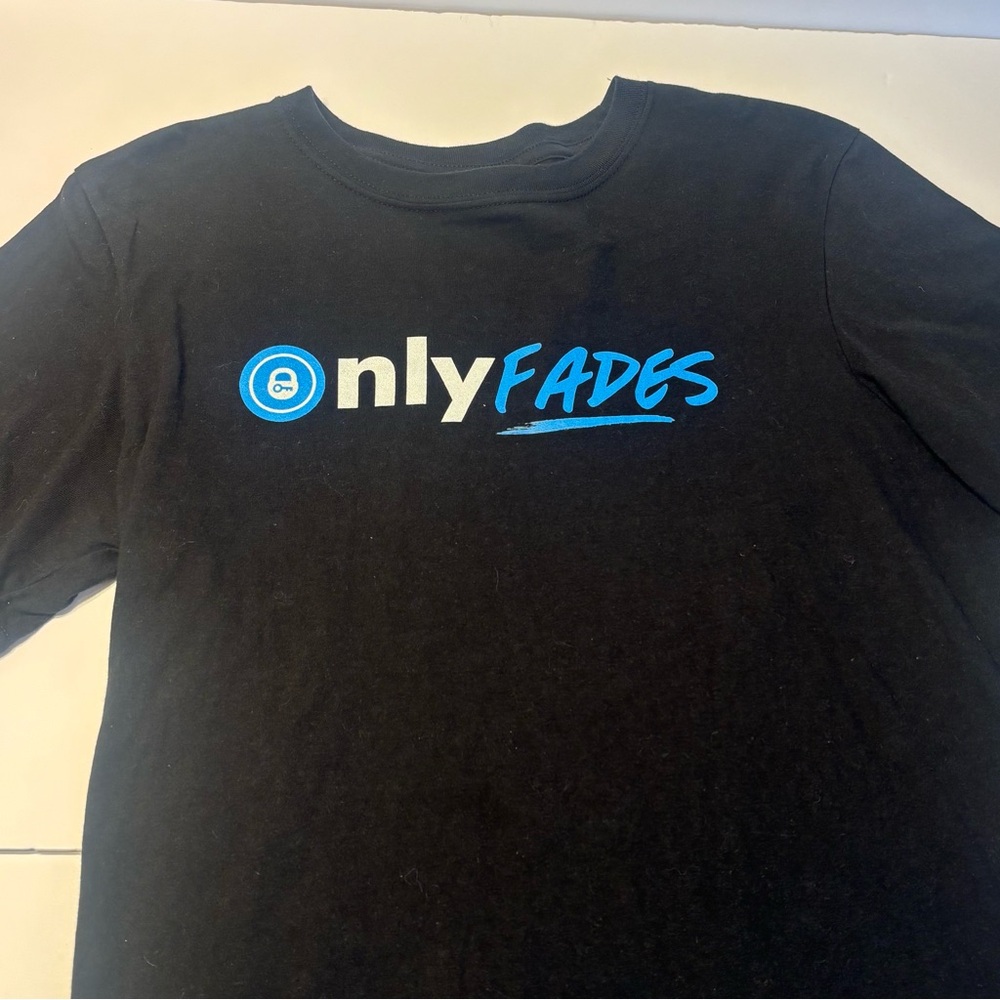 Only Fades Black T-Shirt Men size Medium
